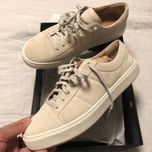 NEW IN BOX Vince Lynwood suede sneakers
